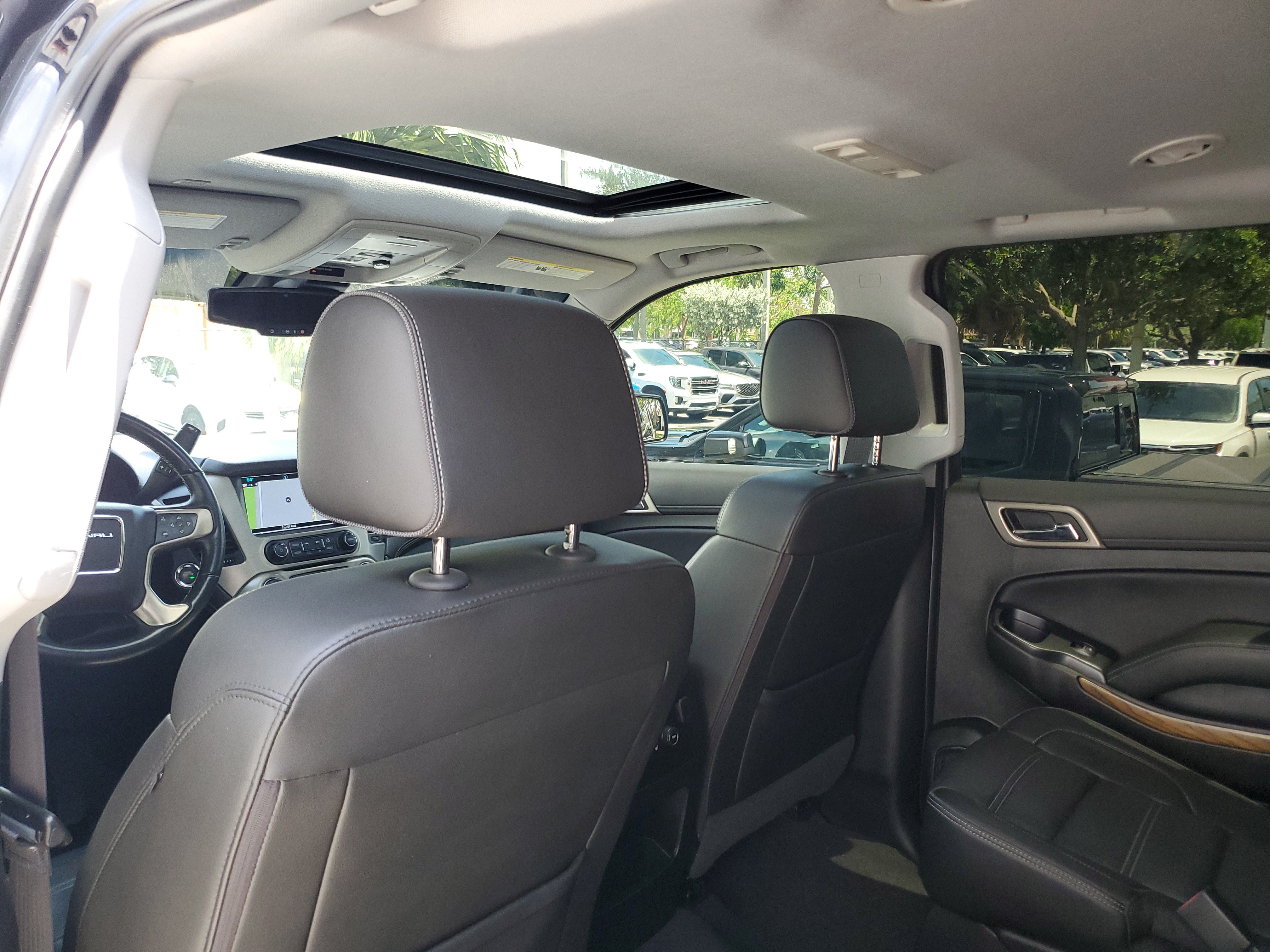 Used 2019 GMC Yukon XL Denali AWD/4WD image 12