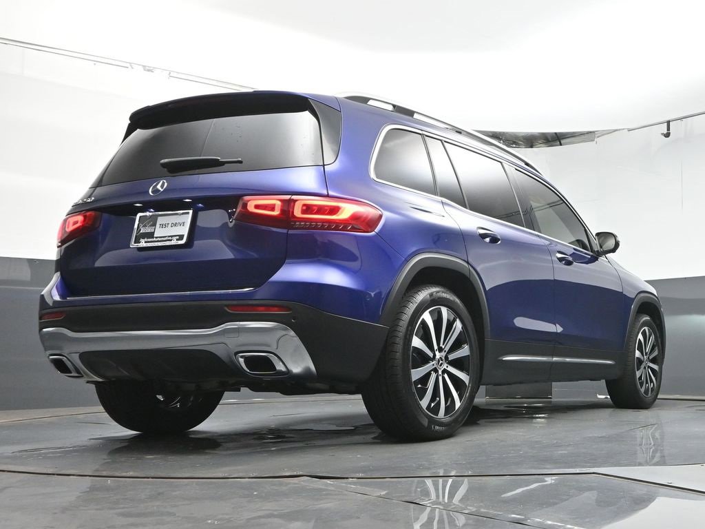 Used 2021 Mercedes-Benz GLB 250 w/ Premium Package image 40