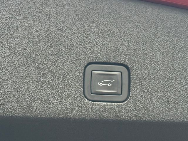 Used 2025 Cadillac XT6 Sport w/ LPO, Floor Liner Package image 29