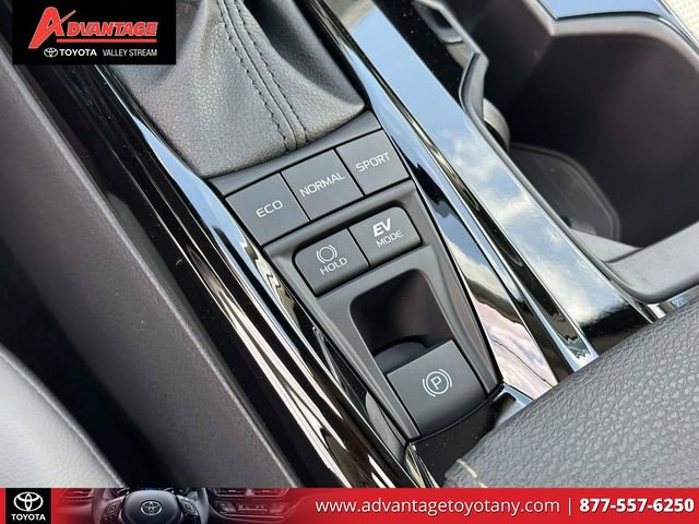 Used 2026 Toyota Camry XLE w/ Premium Package AWD/4WD image 38