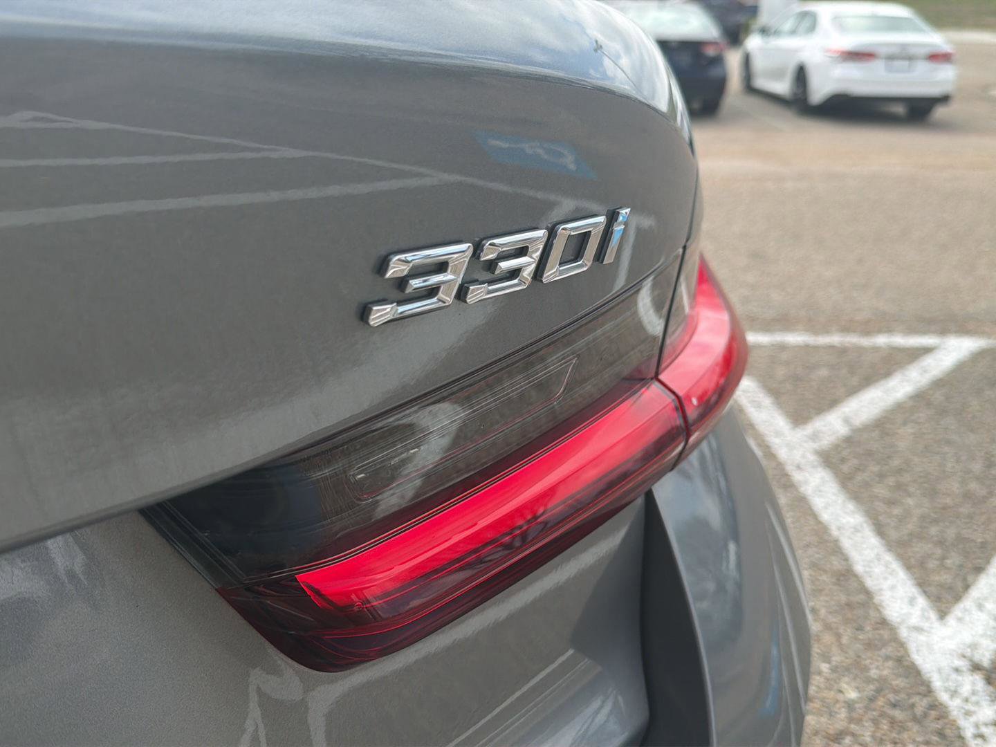 Used 2024 BMW 330i Sedan w/ Convenience Package image 5