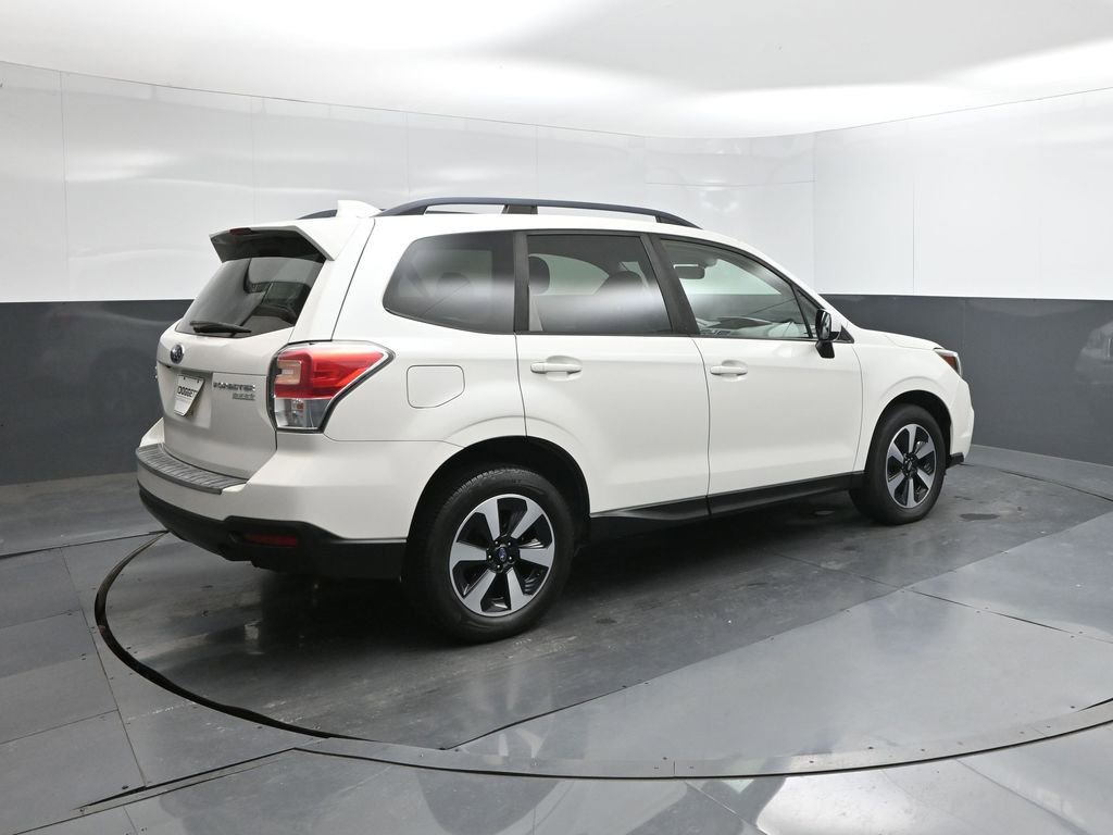 Used 2017 Subaru Forester 2.5i Premium AWD/4WD image 8