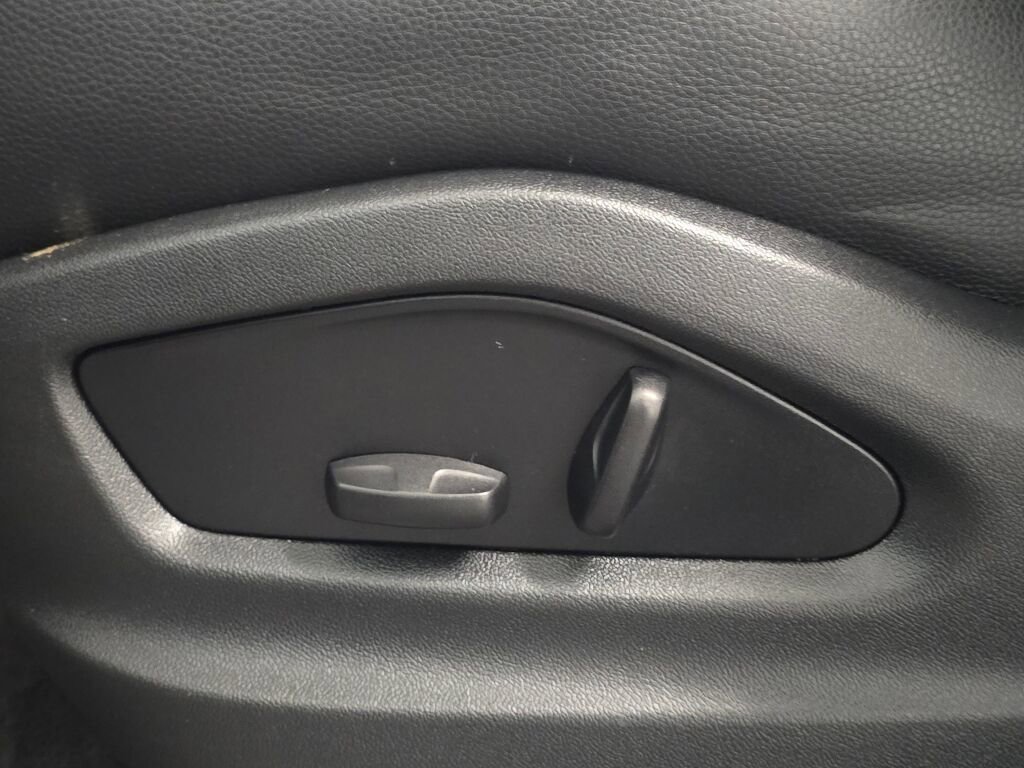 Used 2024 Porsche Cayenne image 38