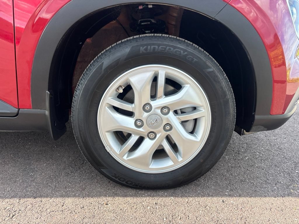 Used 2025 Hyundai Venue SE FWD image 31