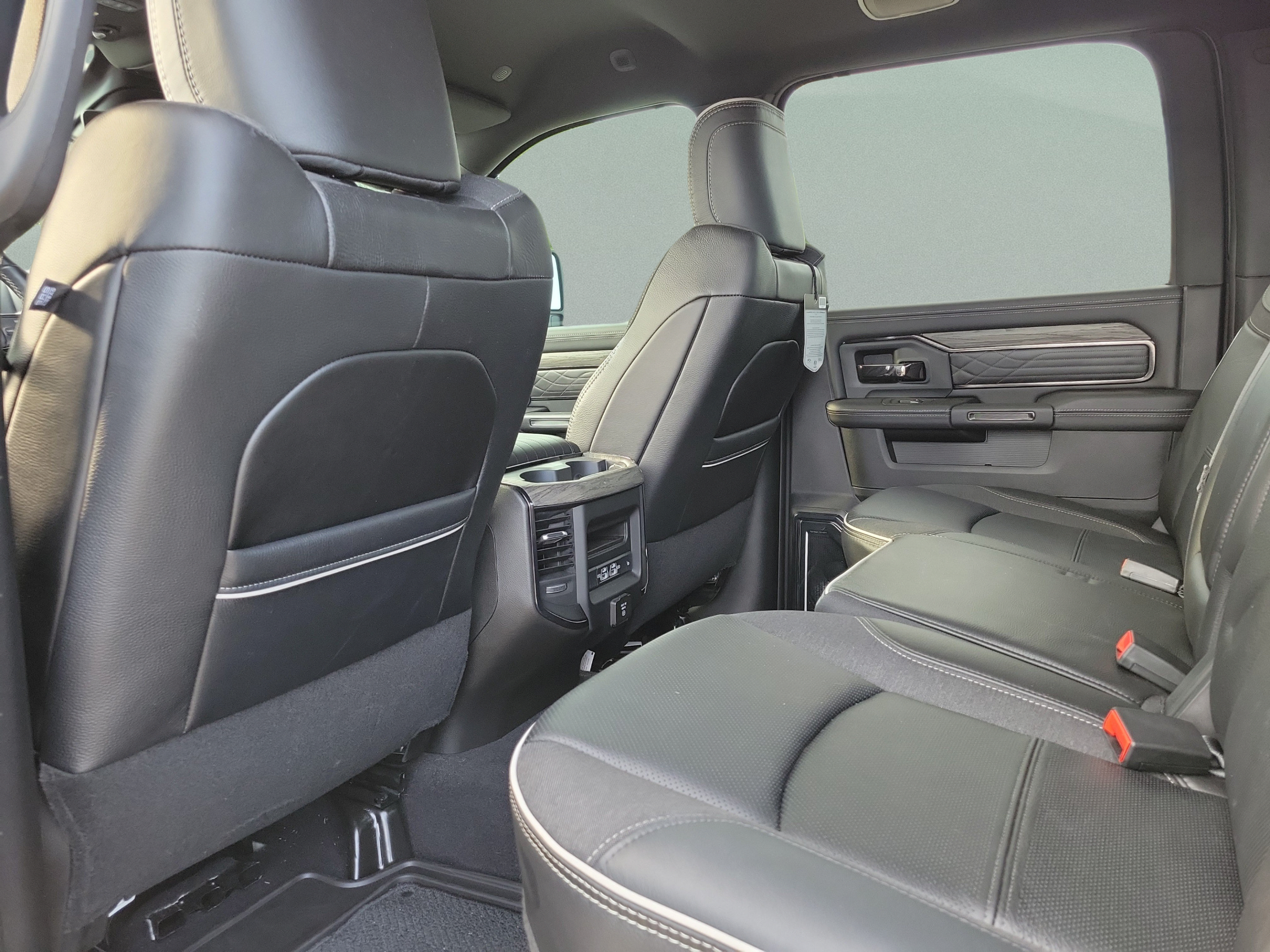 Certified 2025 RAM 2500 Limited AWD/4WD image 5