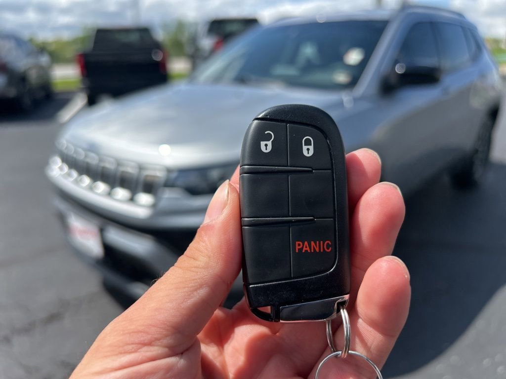 Used 2022 Jeep Compass Latitude AWD/4WD image 48
