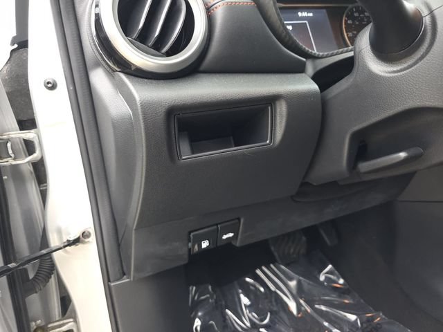 Used 2024 Nissan Versa SR FWD image 38