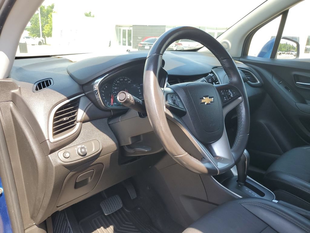 Used 2019 Chevrolet Trax LT w/ LT Convenience Package AWD/4WD image 7