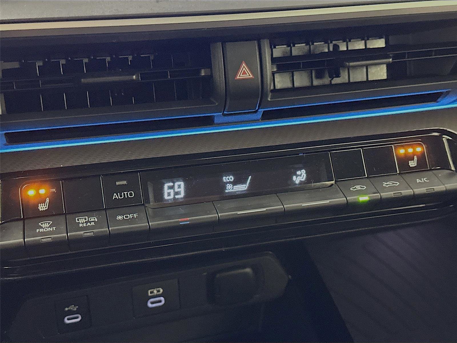 Used 2023 Toyota Prius XLE image 16