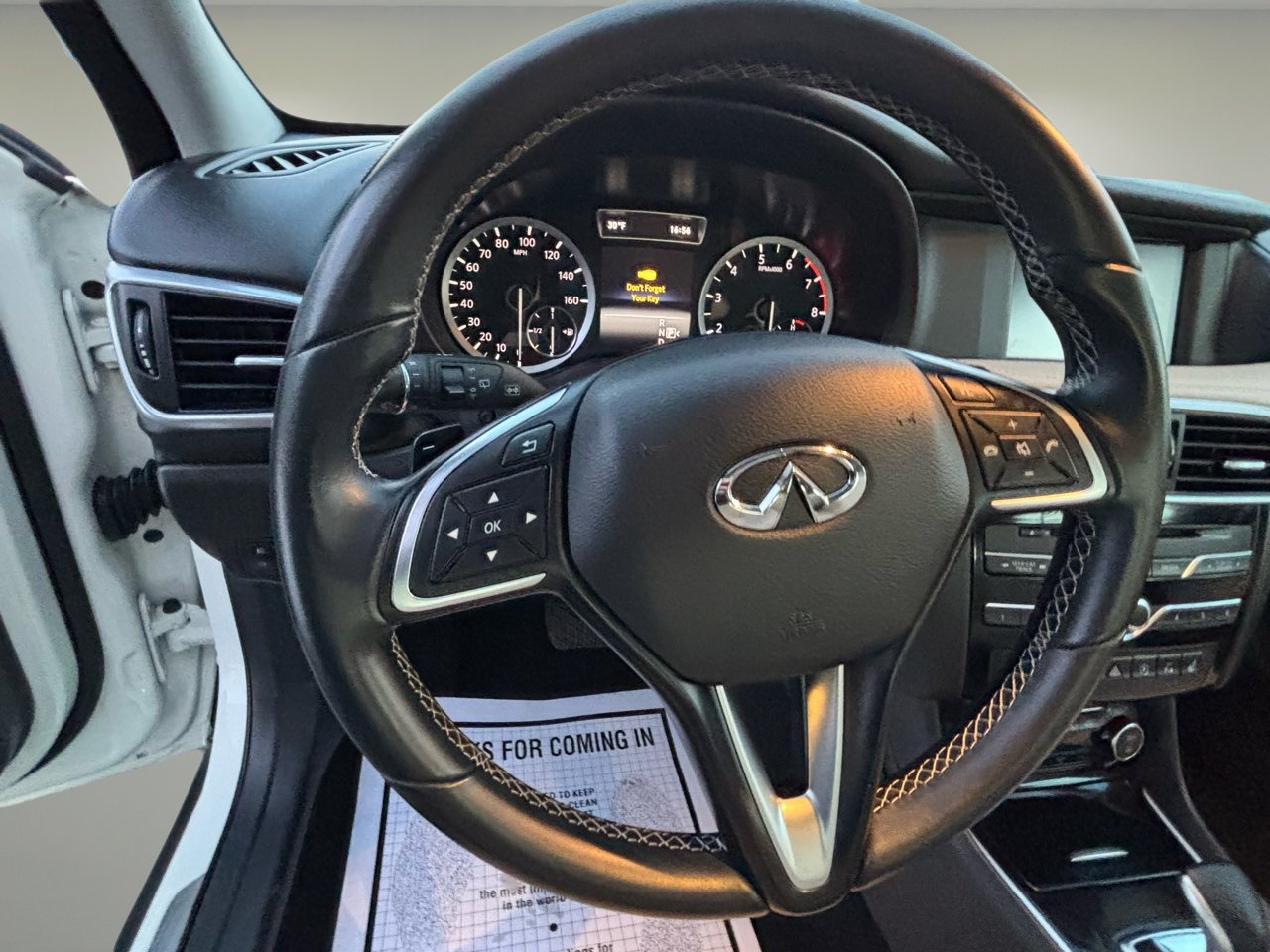 Used 2018 INFINITI QX30 Premium w/ Navigation Package image 11