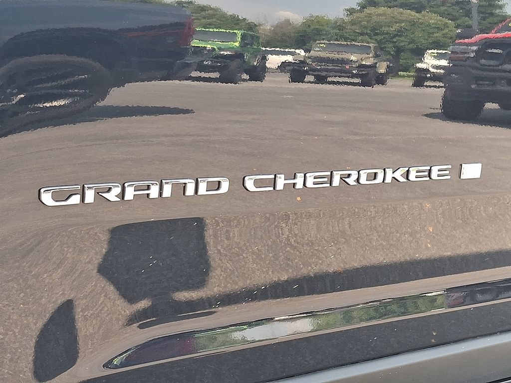 Used 2023 Jeep Grand Cherokee L Limited w/ Trailer Tow Group (B) AWD/4WD image 27