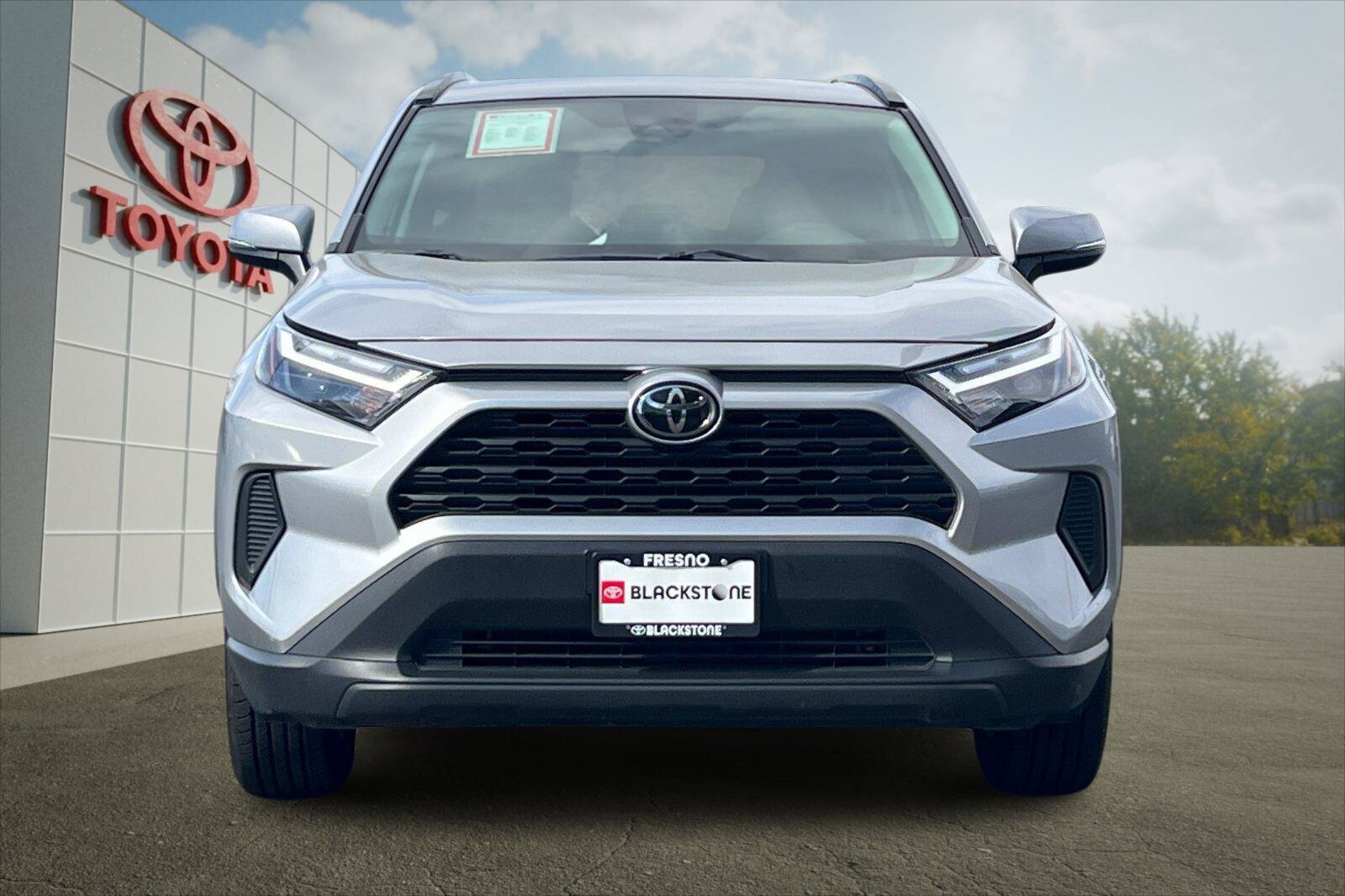 Used 2025 Toyota RAV4 XLE FWD image 8