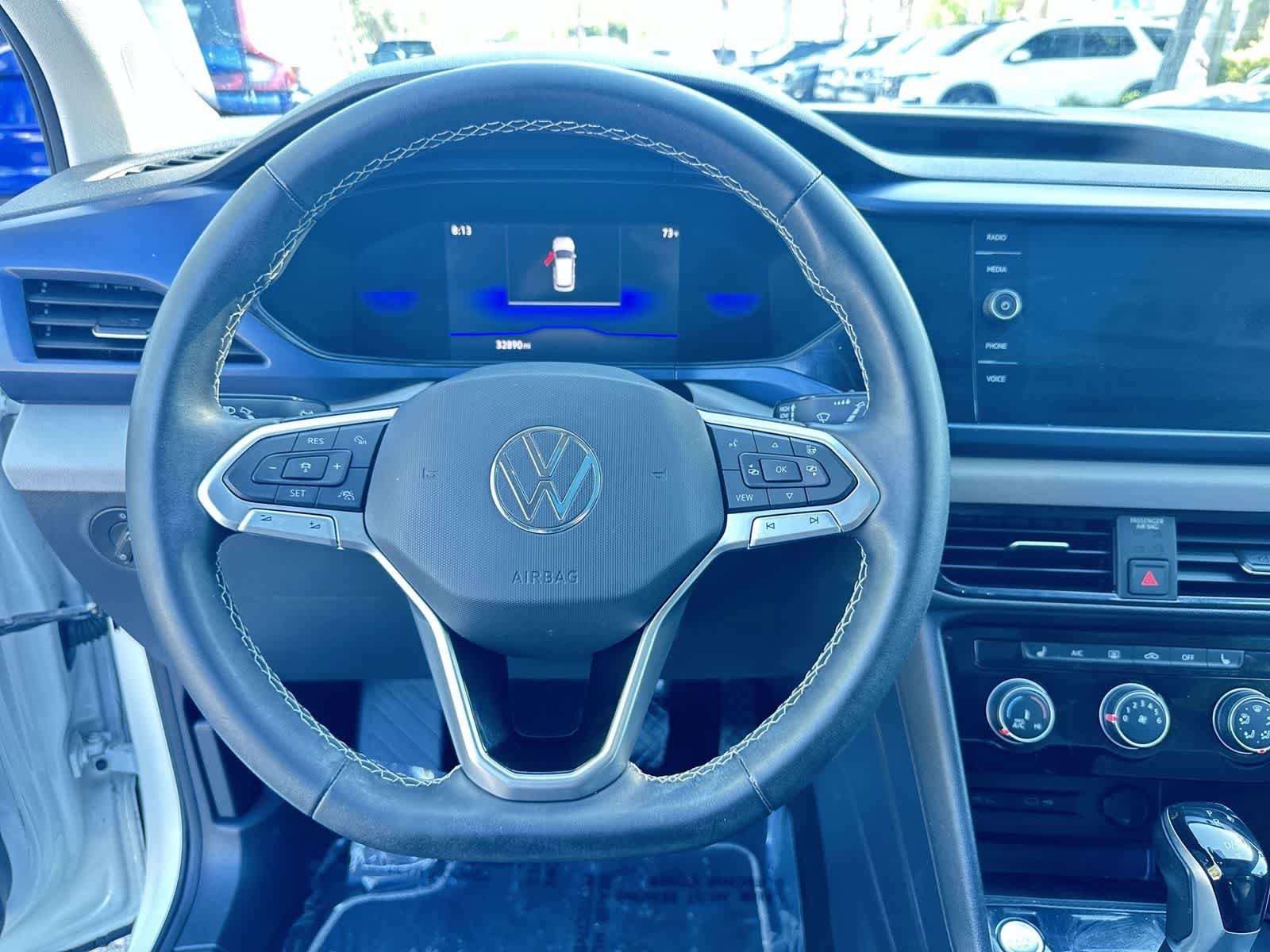 Used 2023 Volkswagen Taos SE w/ Panoramic Sunroof Package AWD/4WD image 18