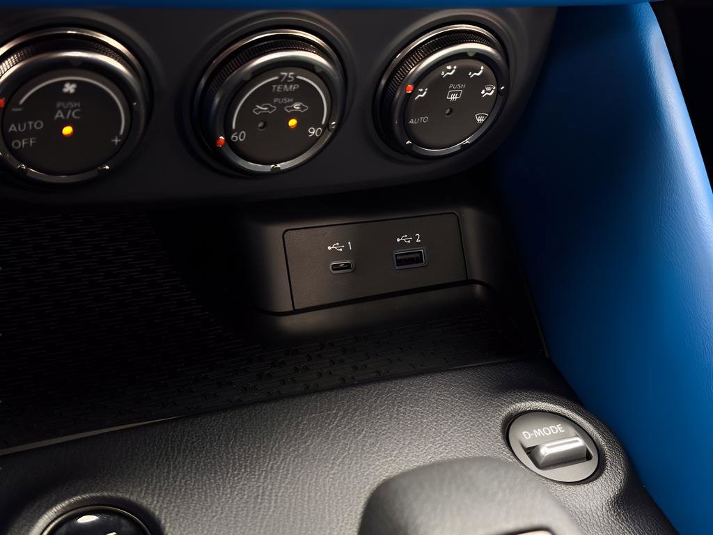 Used 2024 Nissan Z Performance w/ Floor Mat Package RWD image 13