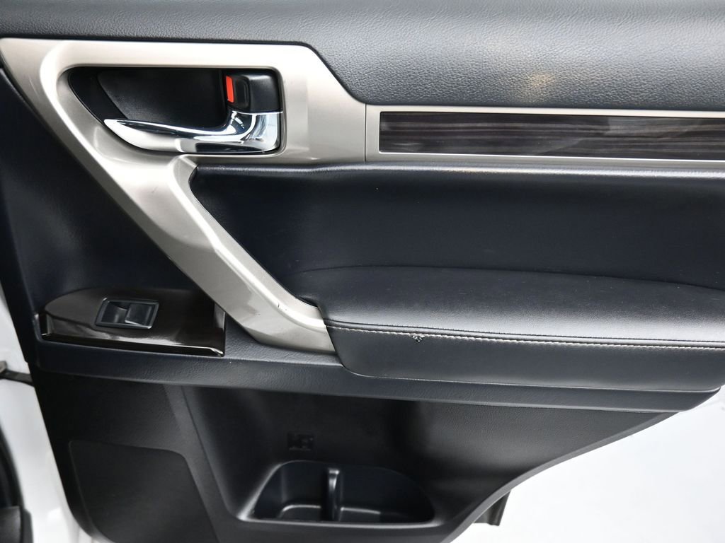 Used 2016 Lexus GX 460 w/ Navigation Package image 42