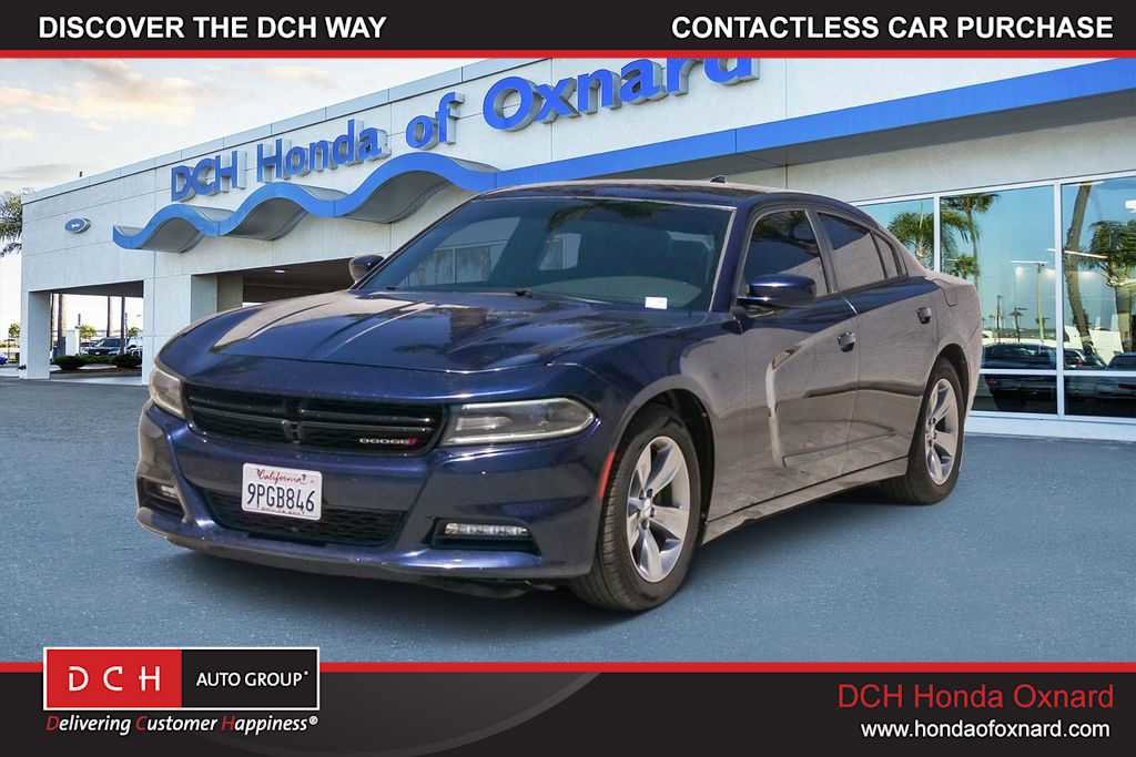 Used 2015 Dodge Charger SXT RWD image 1