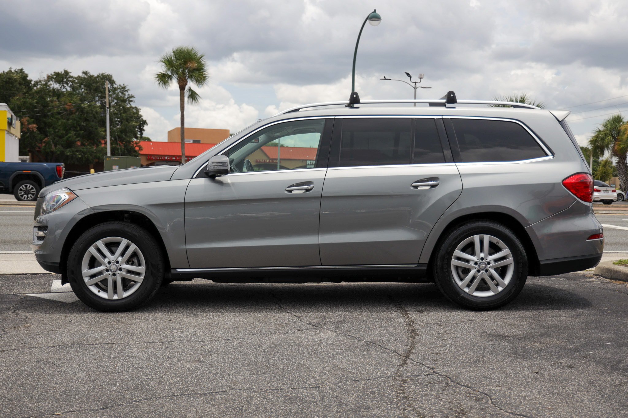 Used 2015 Mercedes-Benz GL 450 4MATIC image 4