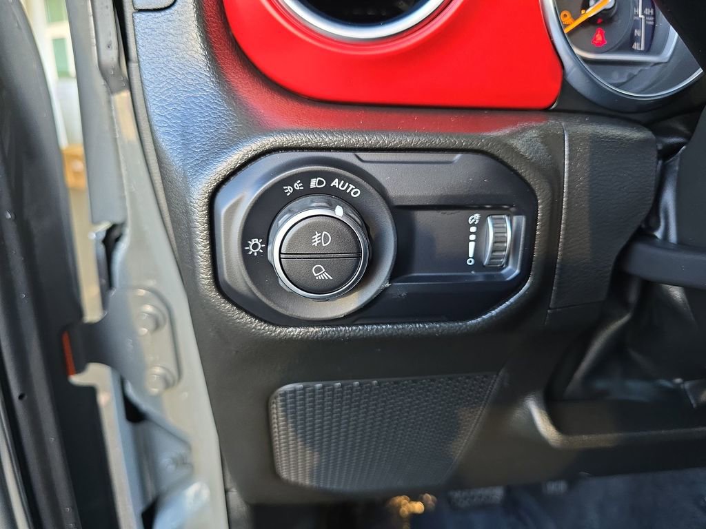 Used 2023 Jeep Gladiator Rubicon w/ Cold Weather Group image 21