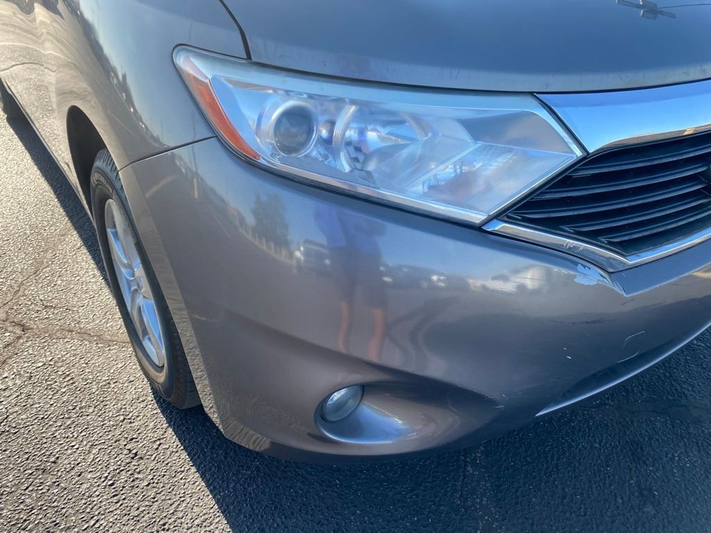 Used 2016 Nissan Quest SV image 3