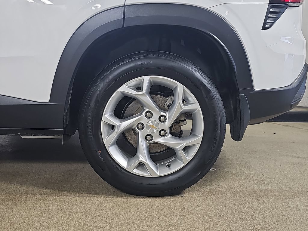 Certified 2024 Chevrolet Trax LS w/ LS Convenience Package FWD image 37