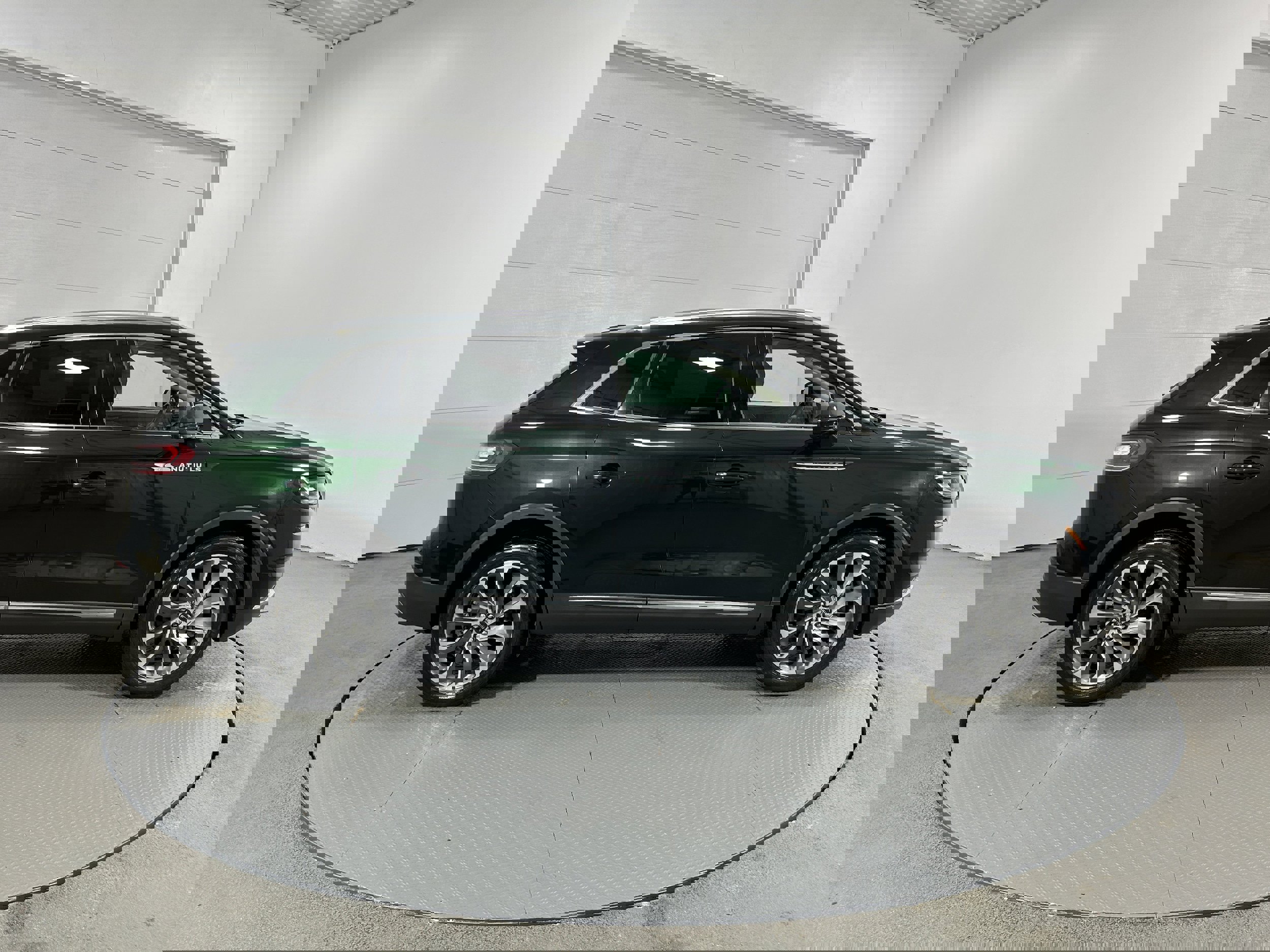 Used 2021 Lincoln Nautilus Reserve image 35