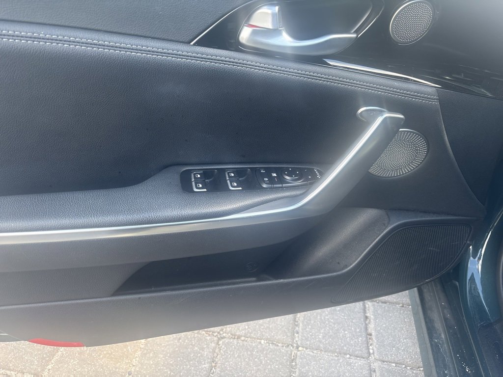 Used 2023 Kia Stinger GT-Line w/ Sun & Sound Package image 11