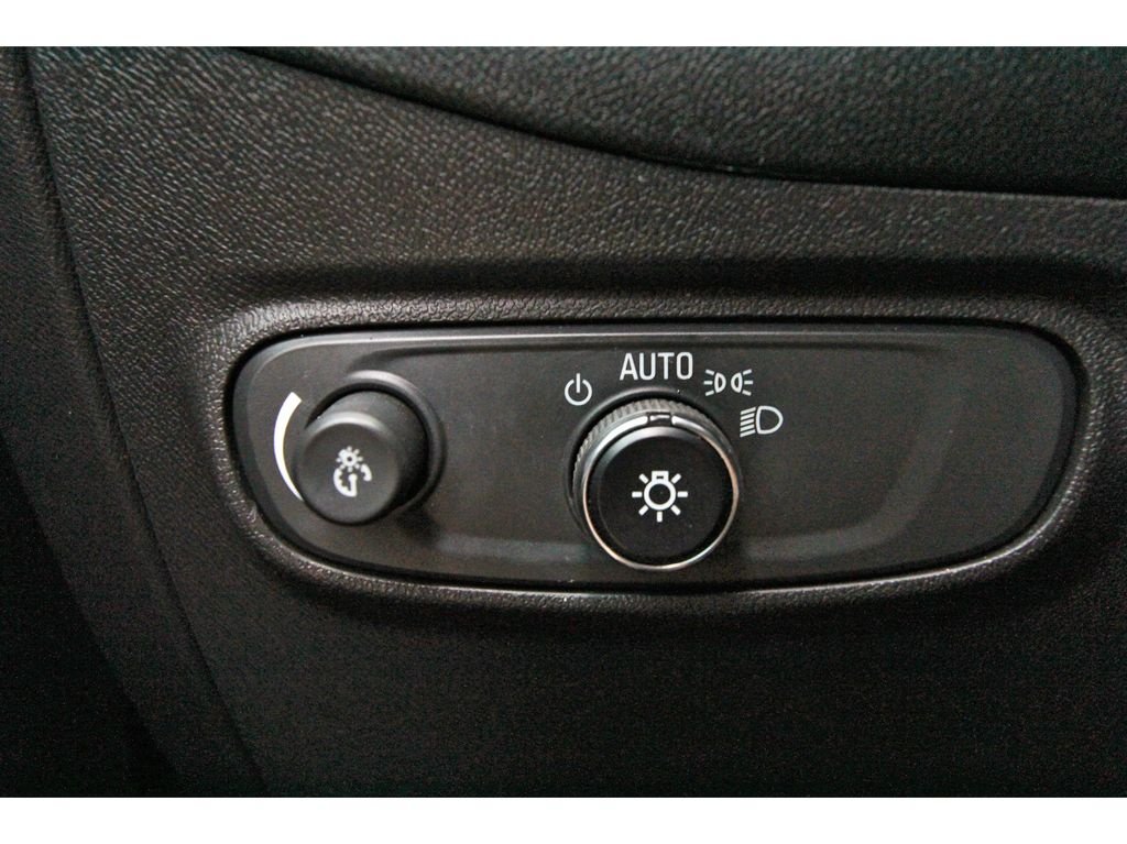 Used 2023 Chevrolet Equinox RS w/ RS Leather Package FWD image 19