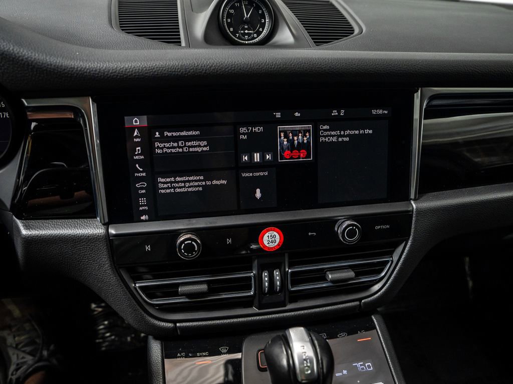 Used 2023 Porsche Macan AWD/4WD image 17