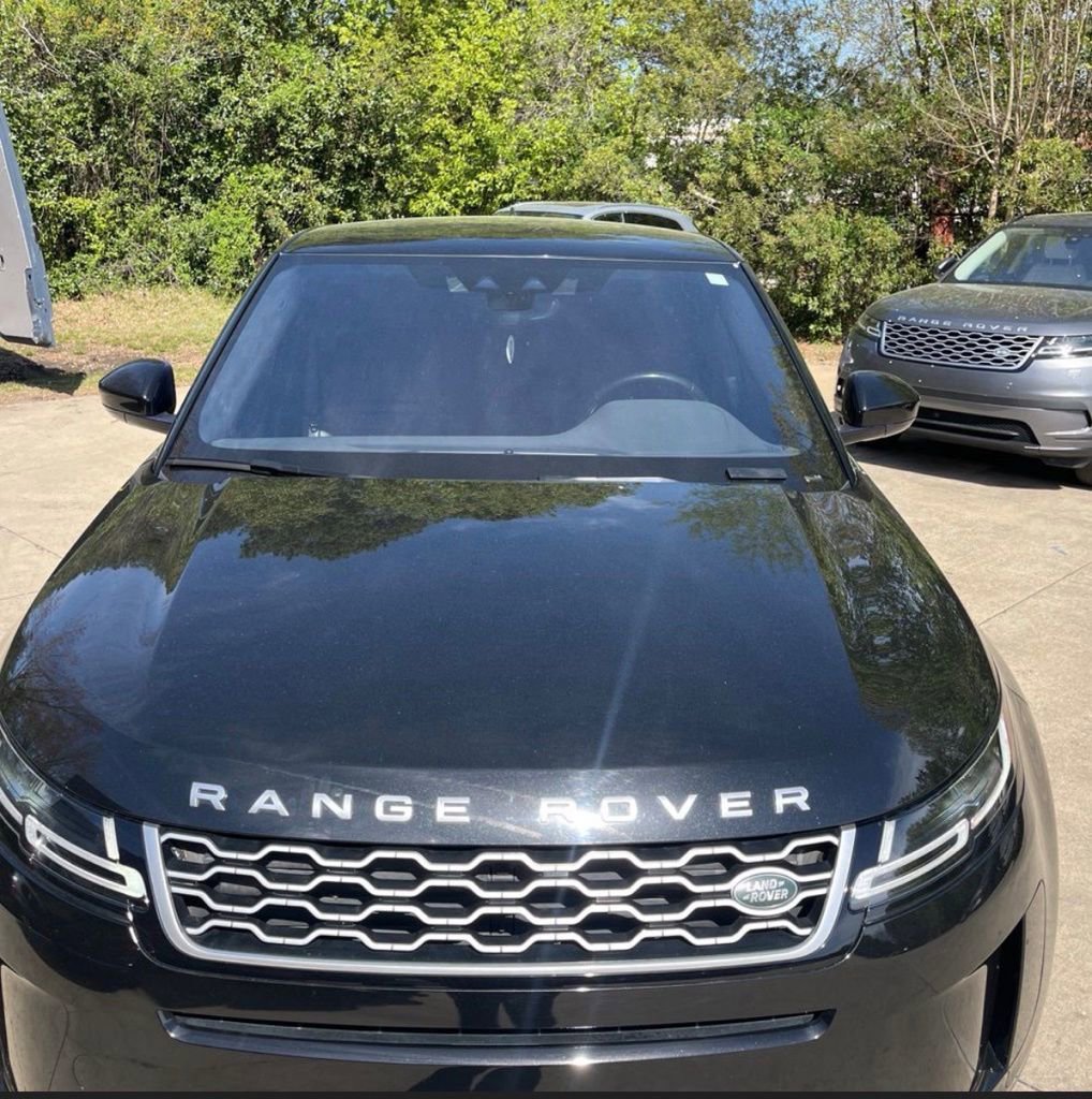 Used 2020 Land Rover Range Rover Evoque SE image 4