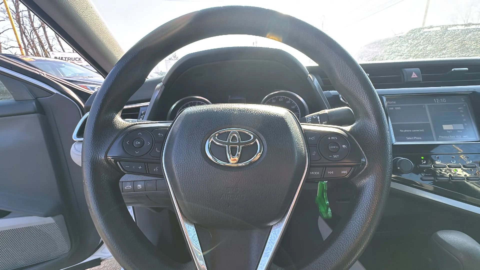 Used 2018 Toyota Camry LE image 15