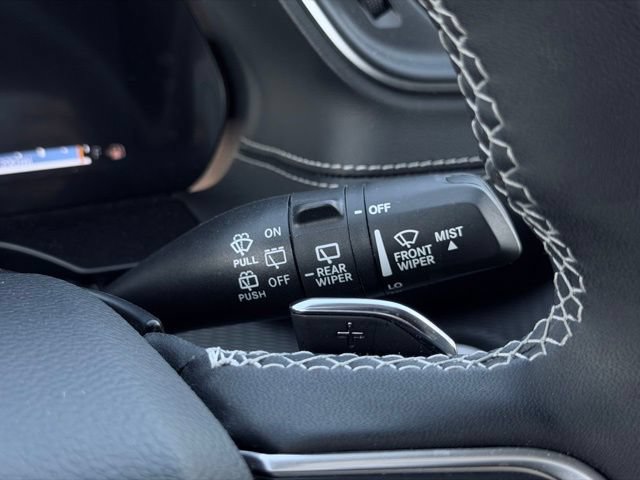 Used 2025 Jeep Grand Cherokee Altitude AWD/4WD image 29