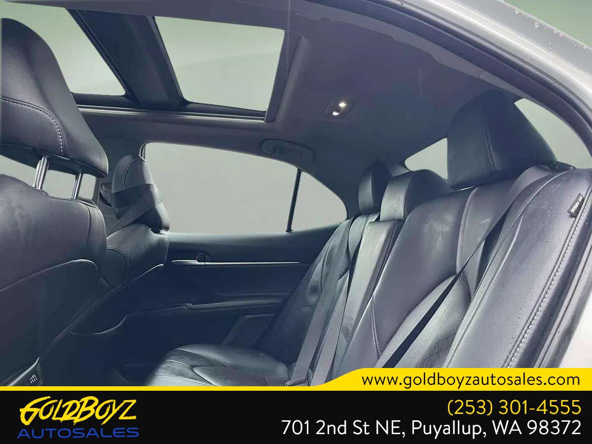 Used 2018 Toyota Camry XSE image 12