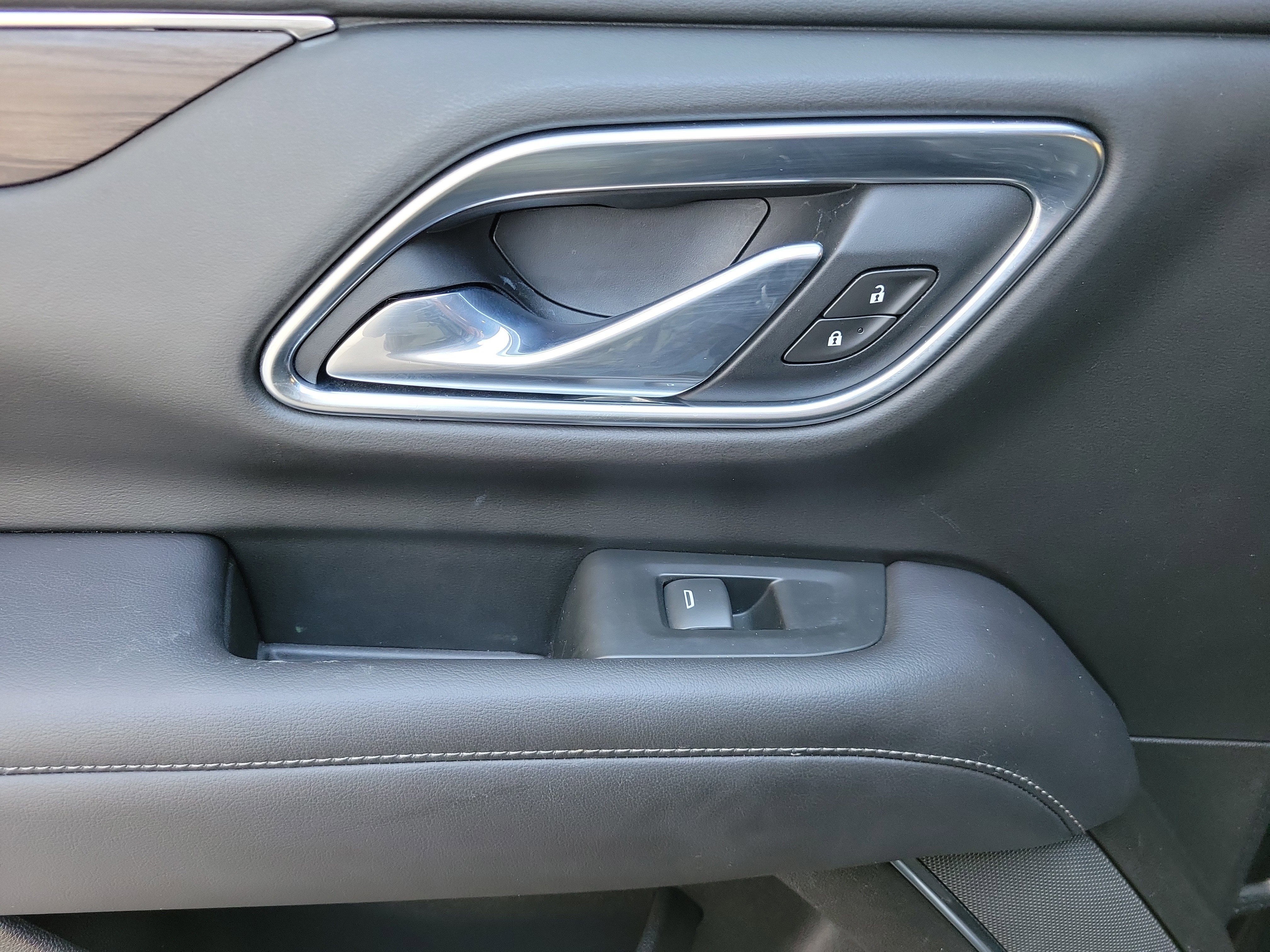 Used 2021 Chevrolet Tahoe Z71 w/ Luxury Package image 17