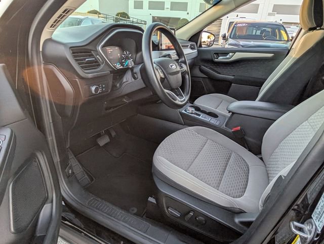 Certified 2020 Ford Escape SE image 6