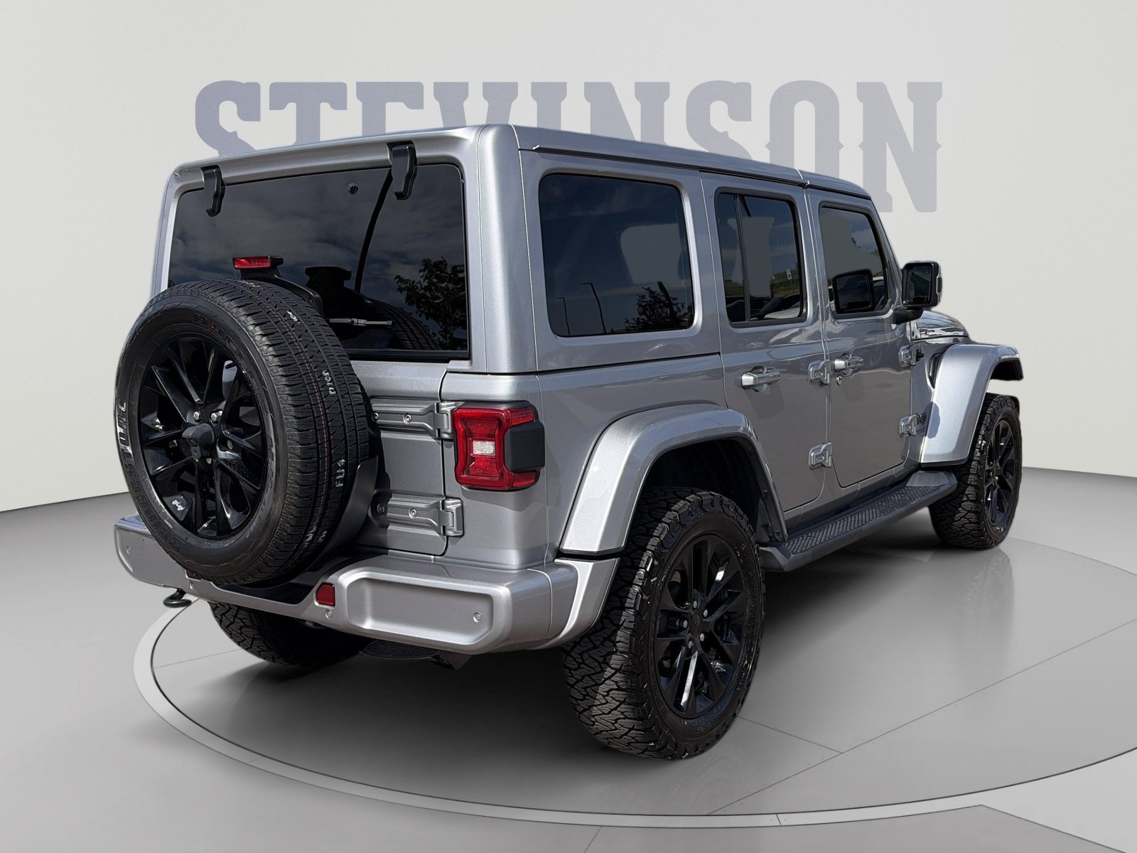 Used 2021 Jeep Wrangler Unlimited Sahara AWD/4WD image 8