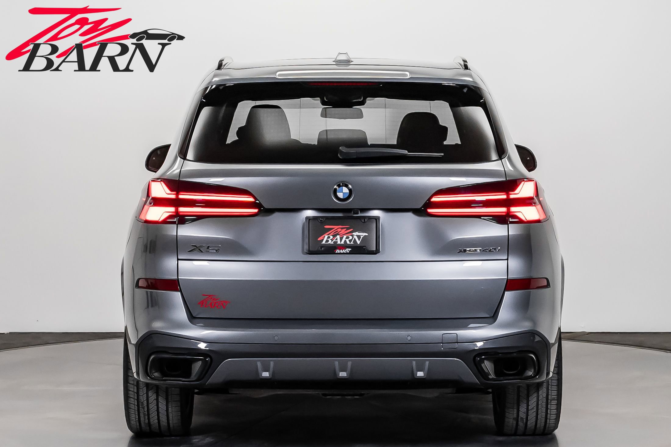 Used 2024 BMW X5 xDrive40i w/ M Sport Package image 4