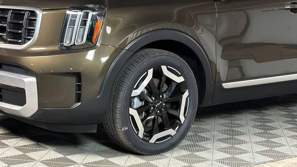 Used 2023 Kia Telluride S AWD/4WD image 4