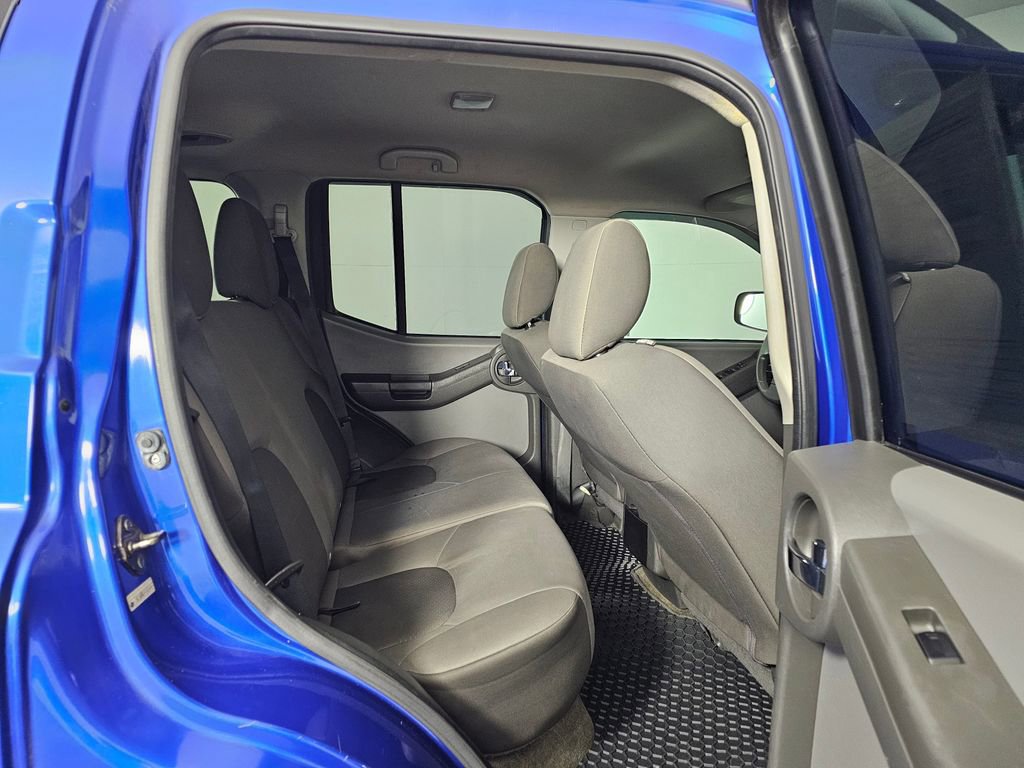 Used 2015 Nissan Xterra S image 14