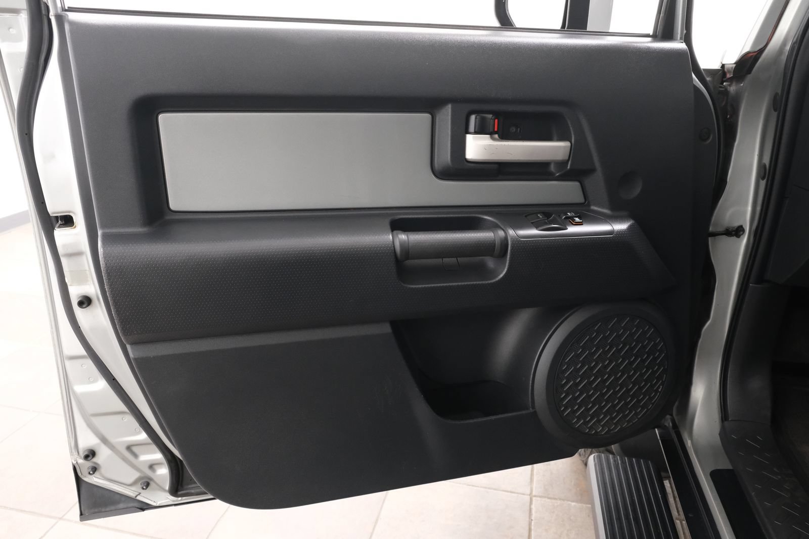 Used 2011 Toyota FJ Cruiser 4WD w/ Upgrade Pkg image 23