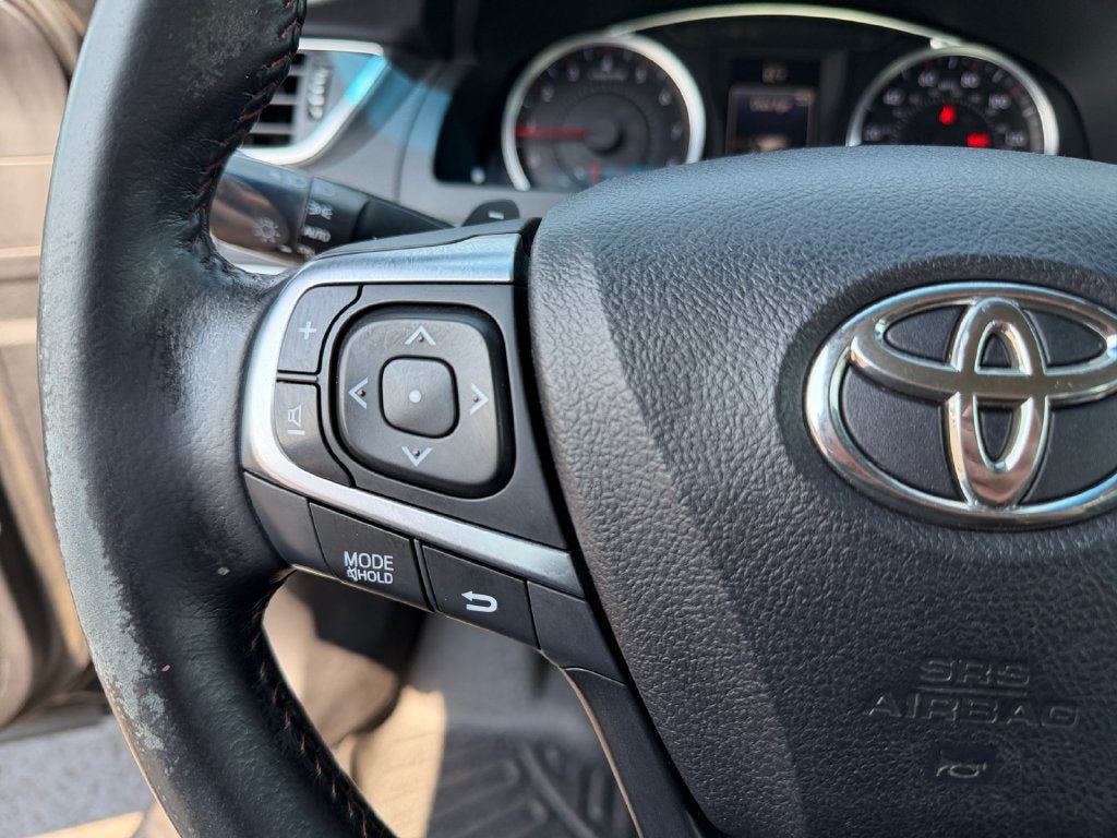 Used 2016 Toyota Camry SE FWD image 15