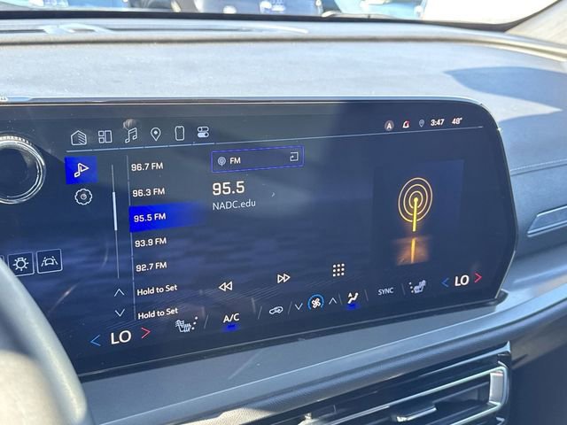 Used 2024 Chevrolet Traverse LT image 21