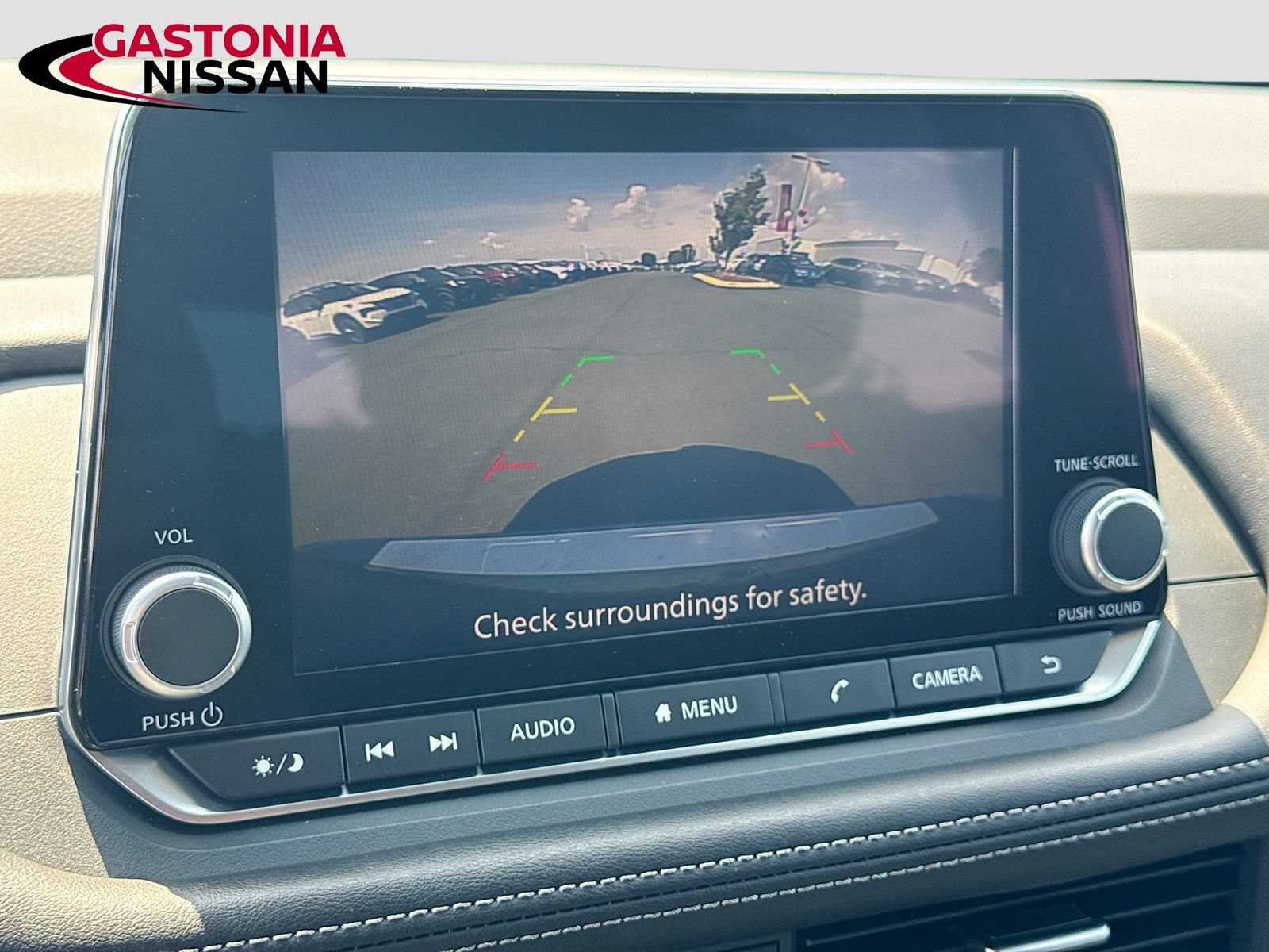 Used 2025 Nissan Rogue SV AWD/4WD image 17