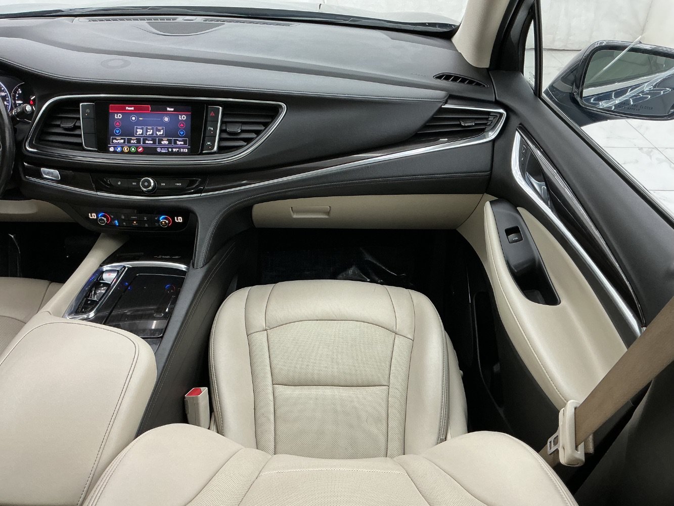 Used 2022 Buick Enclave Premium w/ Experience Buick Package FWD image 30