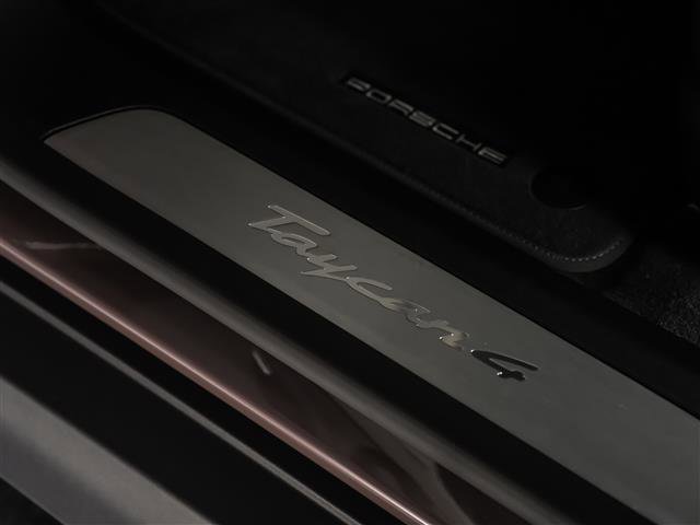 New 2025 Porsche Taycan image 26