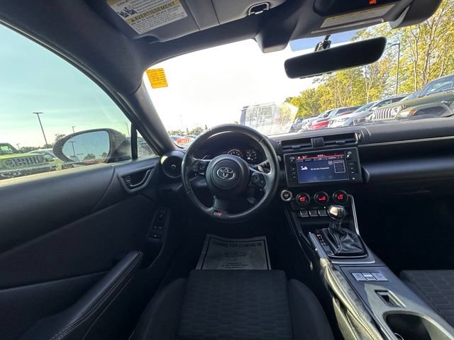 Used 2022 Toyota GR86 w/ ALL Weather Mat Package (TMS) RWD image 16