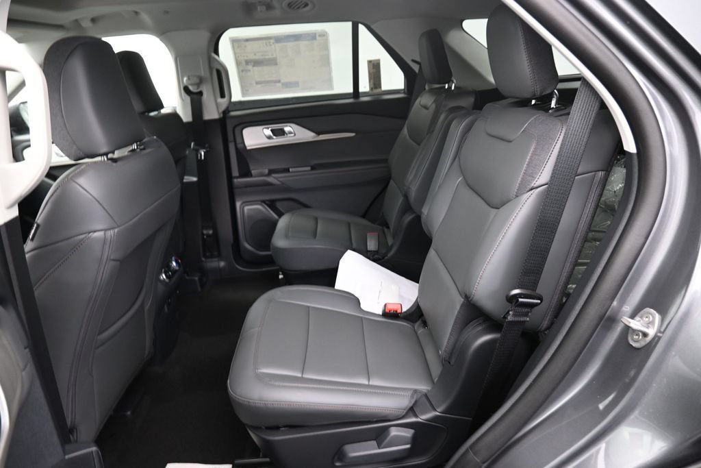 New 2026 Ford Explorer Active w/ Active Comfort Package AWD/4WD image 9