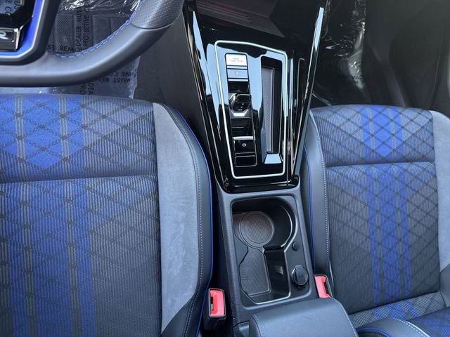 Used 2025 Volkswagen Golf w/ Euro Style Package image 23