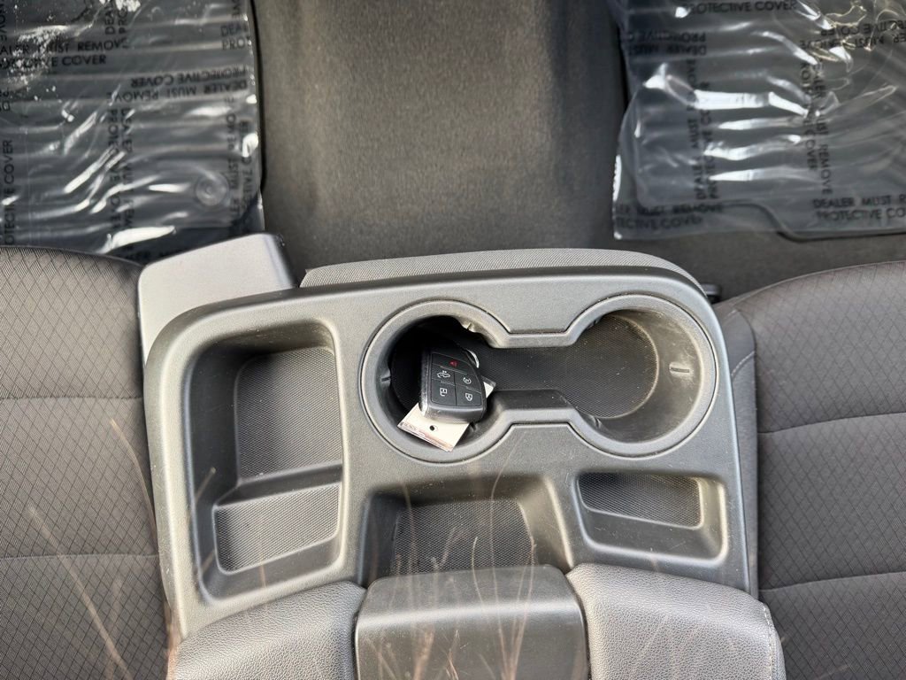 Used 2025 Chevrolet Silverado 1500 LT image 10