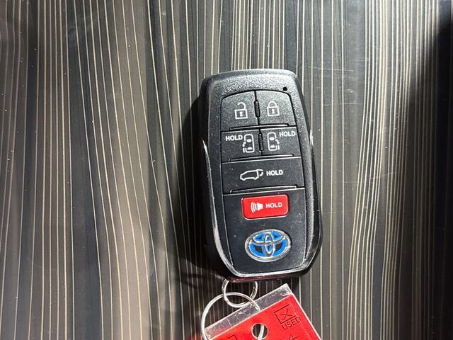 Used 2024 Toyota Sienna Platinum AWD/4WD image 50