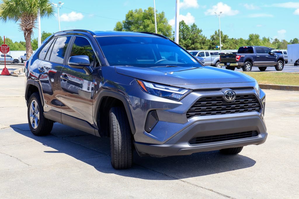 Used 2025 Toyota RAV4 XLE AWD/4WD image 24